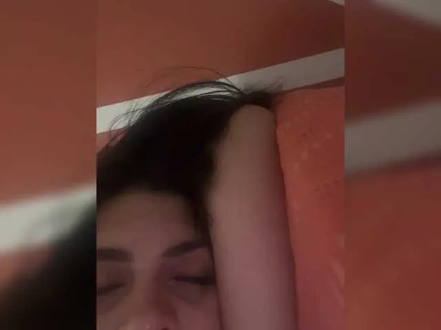 amy-saenz — Love making ur mind crazy while feeling my body as well as using my dildos, and responding to any vibration  I wanna see you, (c2c on) 
