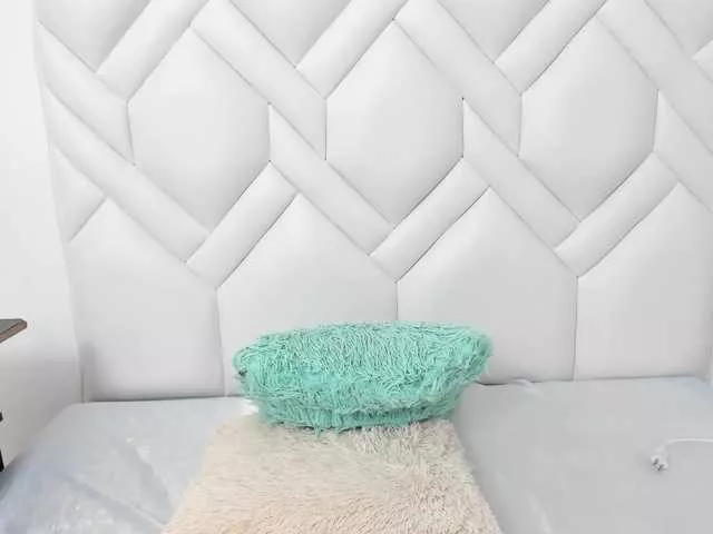 Analiaa18 on BongaCams 