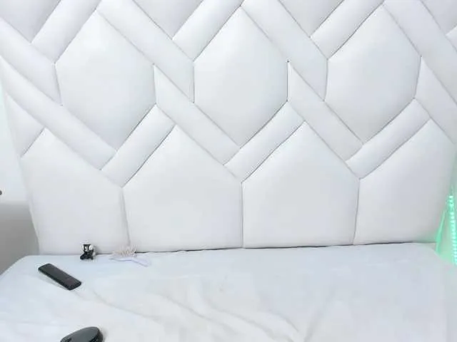 Analiaa18 on BongaCams 
