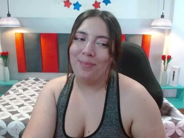 carolineF1 on BongaCams