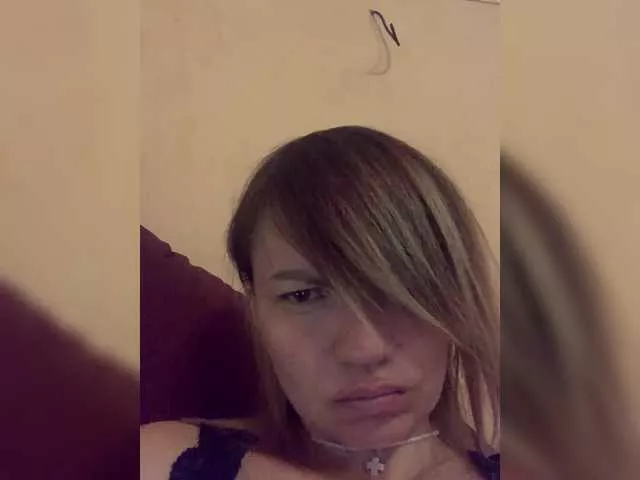 Ella-Pearlie on BongaCams 