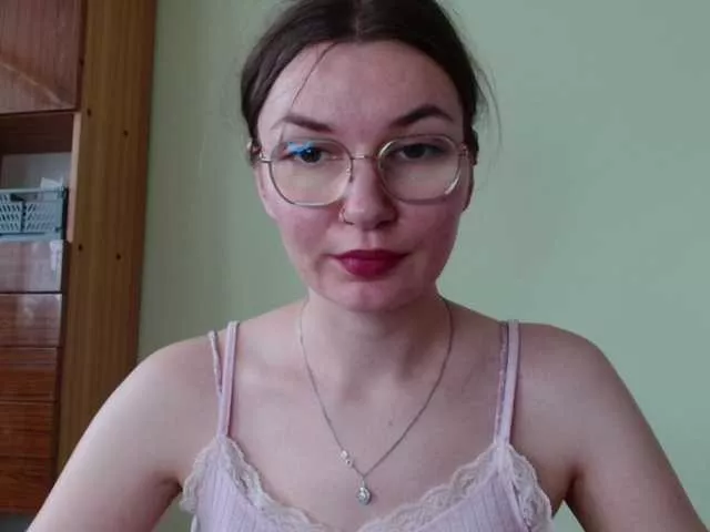 Ellyxcute on BongaCams 