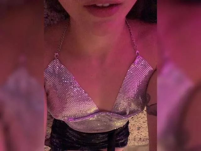 FeeBee on BongaCams 