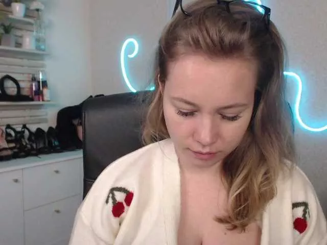 hollyBB on BongaCams 