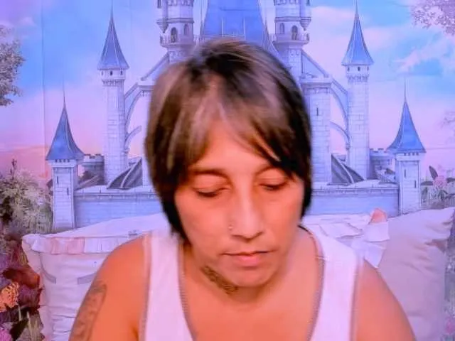 indianroxy on BongaCams 