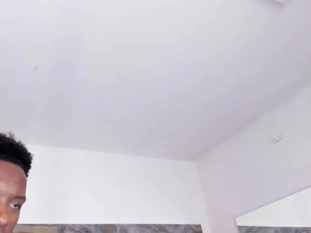 Kaleb-Violeta —  Somos una pareja morena, ardiente y sin miedo a mostrar lo que nos excita.
...