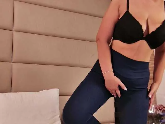 LaraMoonX on BongaCams 