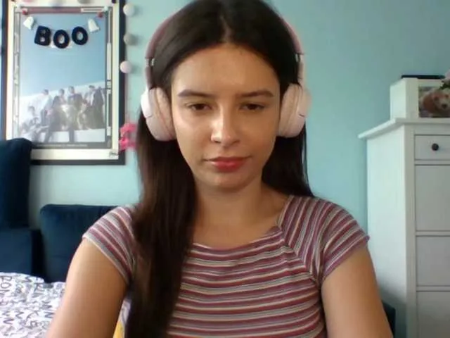 Larice — What turns me on the most is talking about sensual fantasies, kissing and licking, teasing, sexy lingerie, high heels, when you treat me like a princess