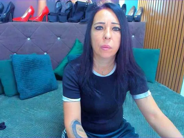 LauraSinFull — Watching you stroke your cock and fondle your balls really gets me excited. Girls, I LOVE watching you too! Having someone tell me what to do and/or talk dirty to me is also a huge turn-on. I love to give instruction too!