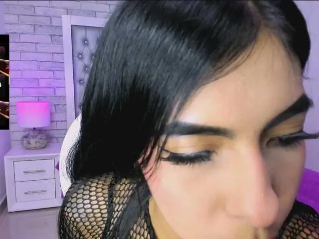 MaiaWatson — I love oral sex to get my pussy wet little by little, to have people kiss me all over my body and to talk dirty to me in bed.