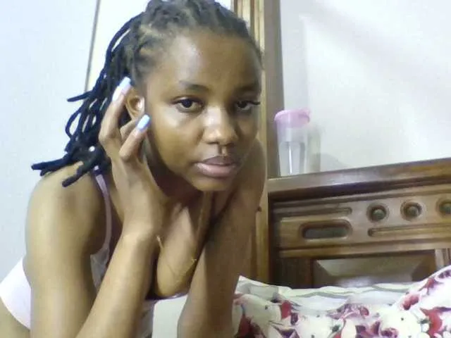 Naughtylittlemissy on BongaCams