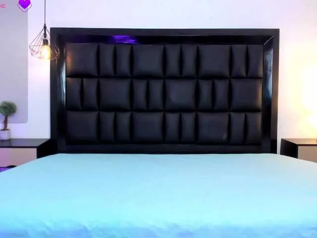 Petite-esther on BongaCams