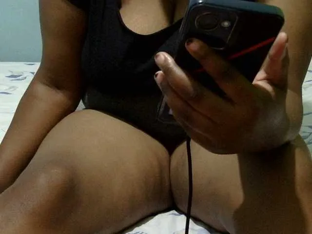 Petitetessy3 on BongaCams