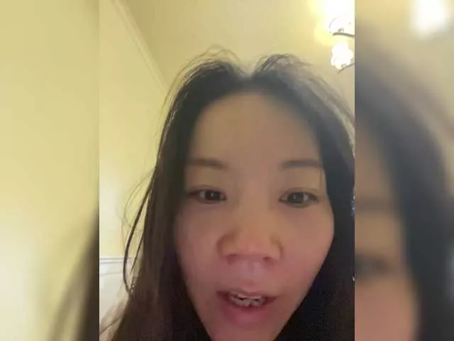 popil-00 on BongaCams 