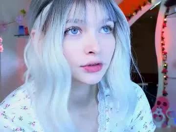 abbycartman —        THERE'S A VERY HOT SHOW GOING ON RIGHT NOW  #18 #natural #blonde #bigass #cute