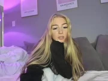 badgrljade on Chaturbate