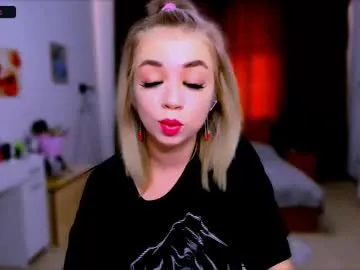 blinkofeyess — Saving up for Halloween decor [3000 tokens left] #longnails #18 #bigass #new #nonude