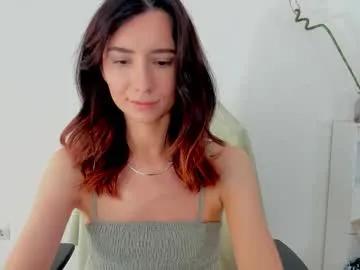 crystalnut on Chaturbate