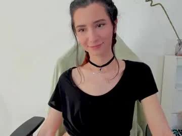 crystalnut on Chaturbate