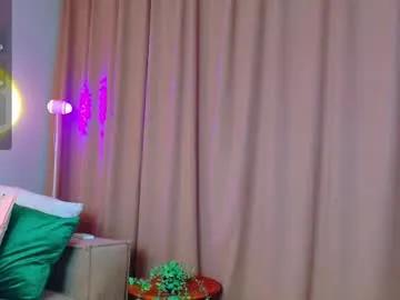 dreamyeyesella on Chaturbate