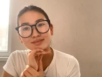 huimccoyle — GOAL:Stand up and show outfit   Help me do 15 thumb ups!  <3 My name Yuki!! I am a #new and #young model on CB #18 #natural #shy [15 tokens remaining]