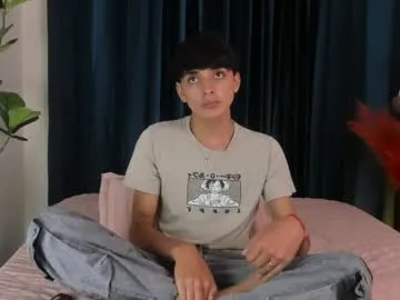 jack_noir — Make me cum... Hello nice to mee you!! new boy here #new #cute #18 #latino #gay [924 tokens remaining]