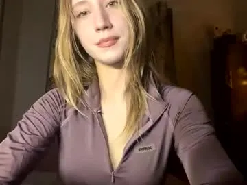 kitekaat — Lick my fingers sensually with eye contact [197 tokens left] #young, #feet, #new