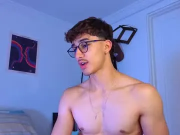 latinguyxl — Naked and hard bby  #new #bigcock #twink #gay #cum [25 tokens remaining]