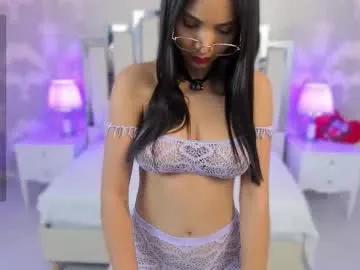 lauramartin1 on Chaturbate