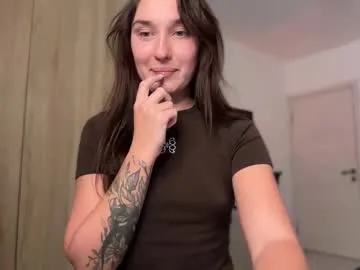 linabbb — Hello guys // GOAL: take off shorts [405 tokens left] // EPIC GOAL: loveeee youuu [4628 tokens left] #new #18 #tattoo #lush #skinny
