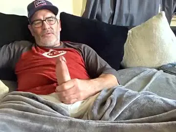 lngdickdaddy — Take off a piece of clothing #goal #cumshow [0 tokens remaining]