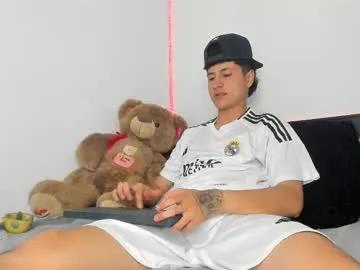 mateo_escobar — #latino #humiliation #party #cashmaster #master [3805 tokens remaining]