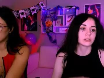 riley_sanders — Ticket Show: lesbian 3 girls (300 tokens)