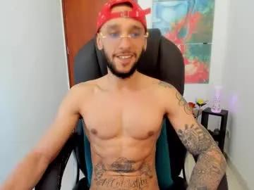 teylor_cristian — GOAL: Flex my muscles for you, goal cum [0 tokens remaining] Welcome guys, you will enjoy intense pleasure and a great show #lovense #bigcock #muscle #cum #hairy