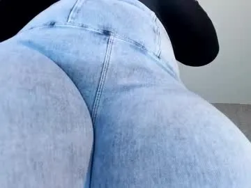 valeriaa_soler — tits   flash [2 tokens left] wellcomeLet's wet my jeans #feet #hairy #leggings #mistress #balloons