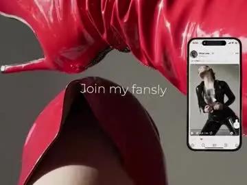 vinylstore — Me Silvia ntmu - Goal: Hello - #feet #femdom #latex #lovense #nylon