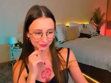 yourlovelystoryy on Chaturbate