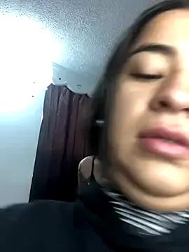 1lovelygirls on StripChat