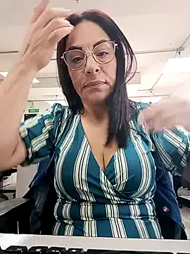 _Kamy_Hot — Put your tits on the desk, baby.