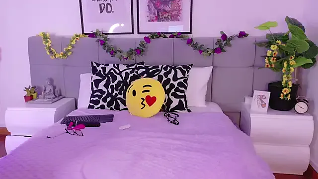Alanaa_Gomez on StripChat 