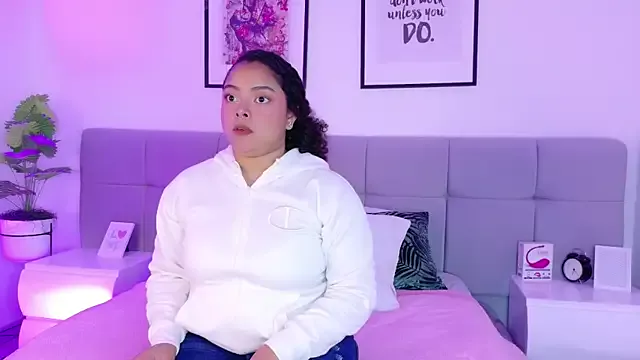 Alanaa_Gomez on StripChat 