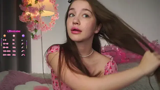 AmiLewis — Spank my naughty big booty hard 
