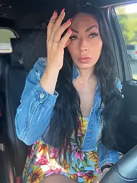 annablisss — Squirt/Anal on hood of car at park
