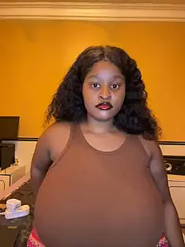 Bella-Porsche — Pussy show and ass twerk