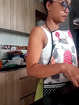 BiiancaEstradaa on StripChat 