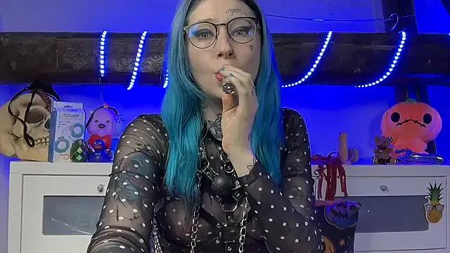 Freechat coyemoo on StripChat