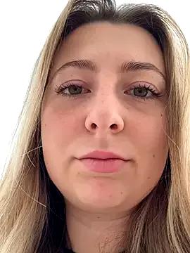 Private curvyflawless on StripChat