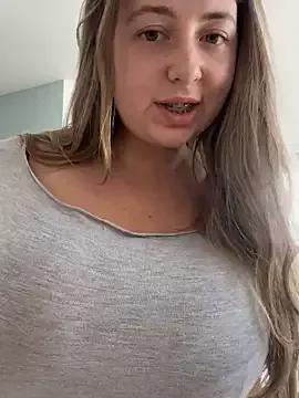 Private curvyflawless on StripChat