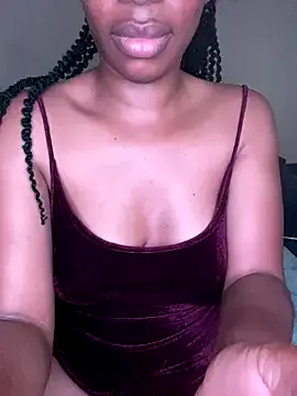 Curvyslut92 — finger squirting show