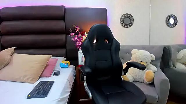 Freechat EimmyJones on StripChat